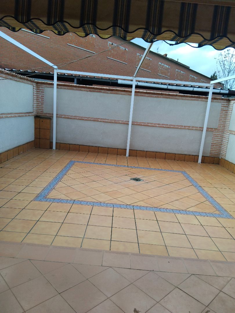 Terrace of Single-family semi-detached to rent in Bargas  with Air Conditioner, Heating and Oven