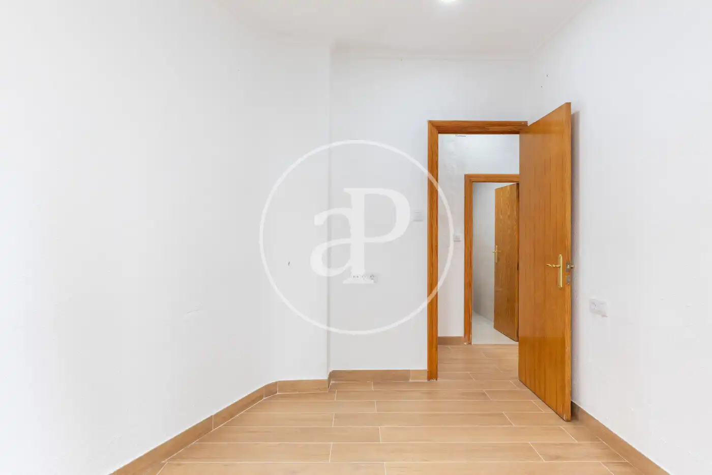 Flat for rent in Valencia  with Air Conditioner, Heating and Furnished