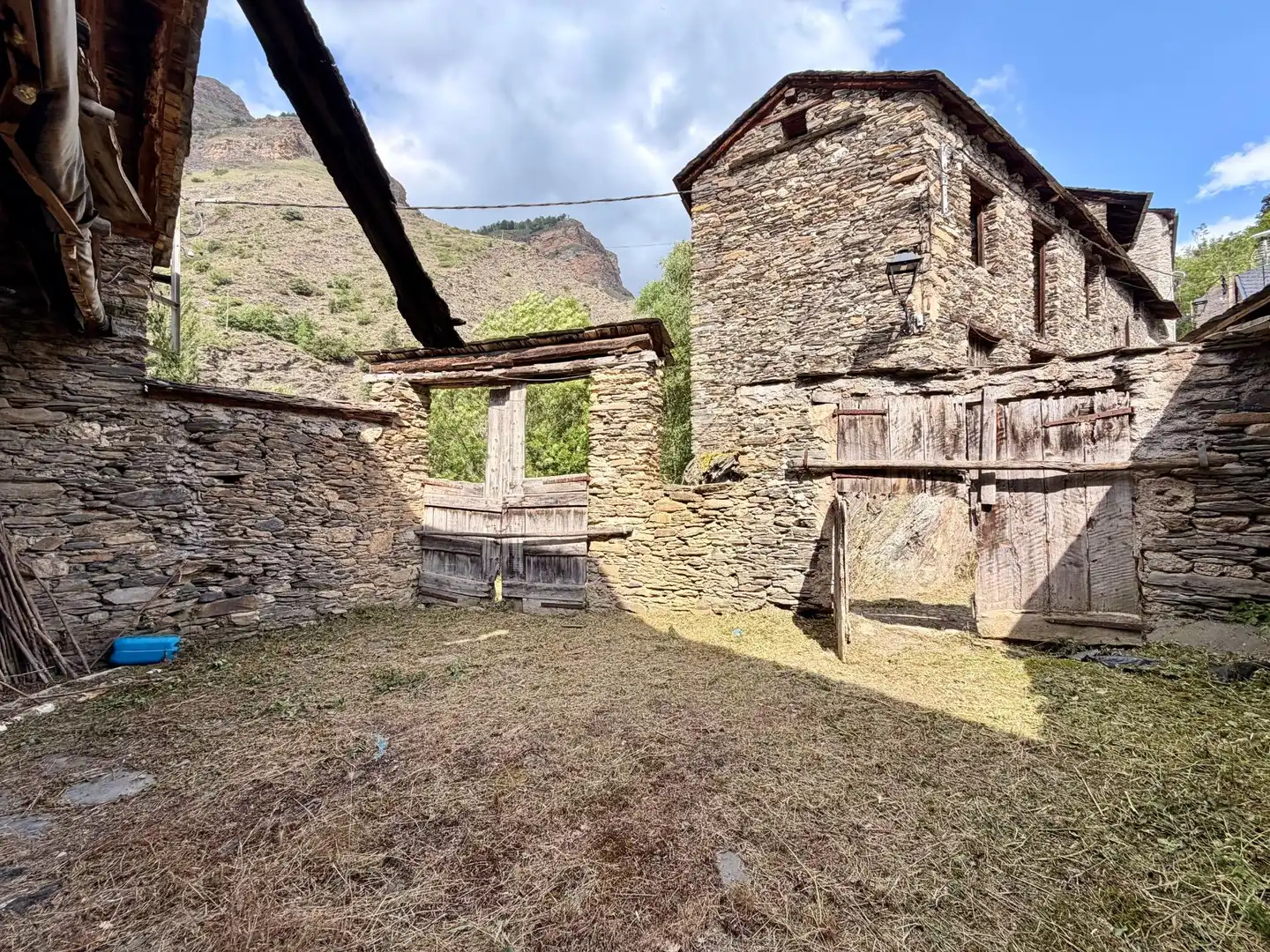 Vista exterior de Finca rústica en venda en Farrera