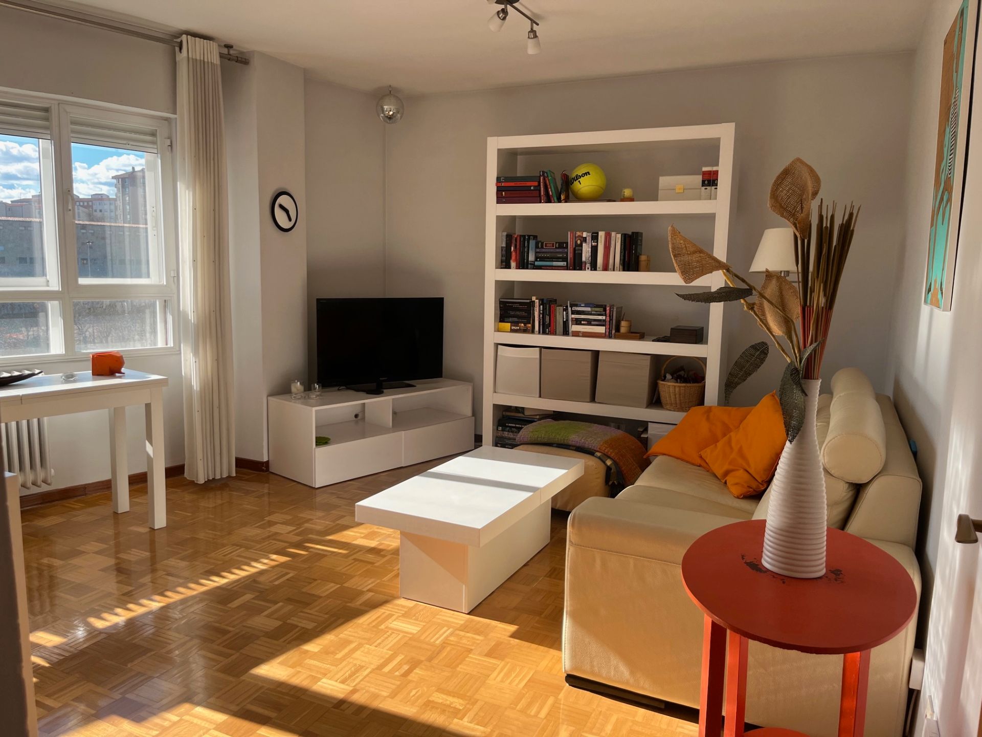 Living room of Flat for sale in Salamanca Capital  with Air Conditioner, Heating and Parquet flooring