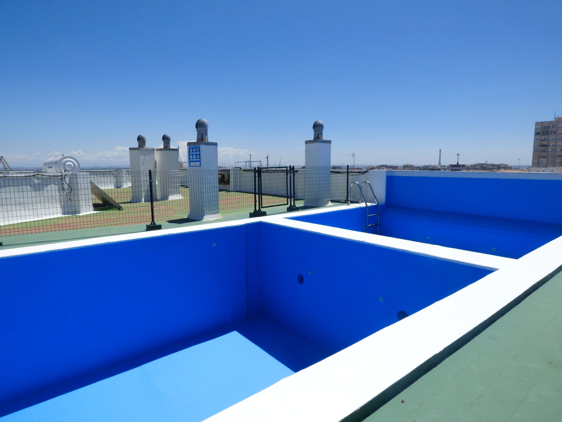 Swimming pool of Flat for sale in  Cádiz Capital  with Community pool