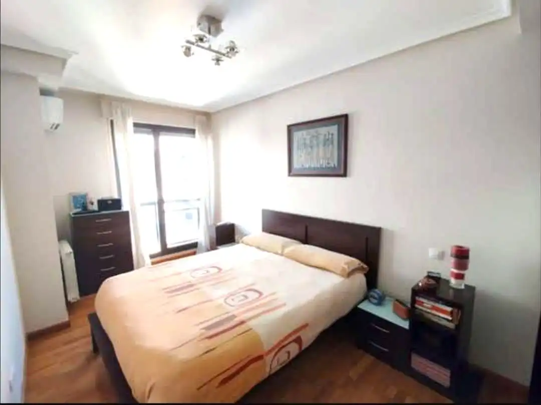 Schlafzimmer von Wohnungen zum Verkauf in Lardero mit Heizung, Parkett und Abstellraum