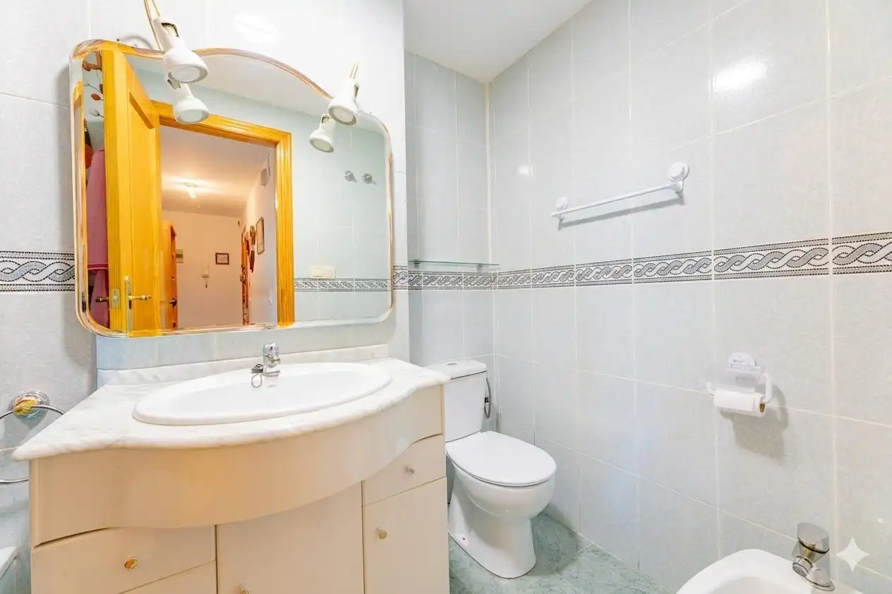 Bathroom of Flat for sale in La Pobla de Vallbona  with Balcony
