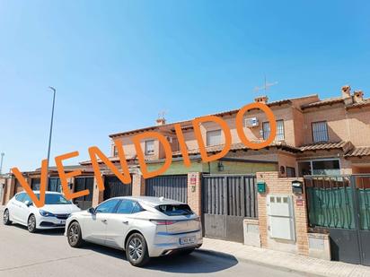 Vista exterior de Casa adosada en venda en Santo Domingo-Caudilla