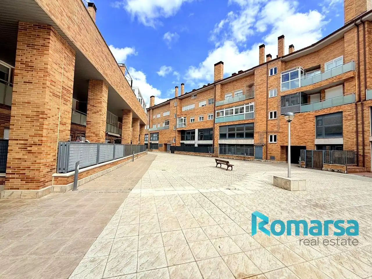 Vista exterior de Dúplex en venda en Ávila amb Calefacció, Parquet i Terrassa