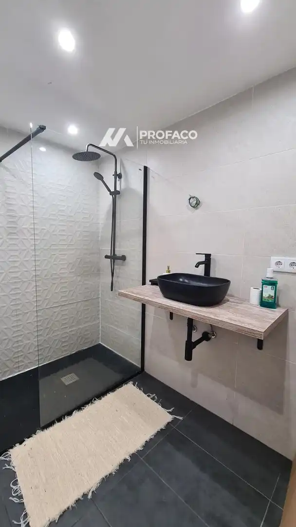 Baño de Piso en venta en O Carballiño   con Amueblado