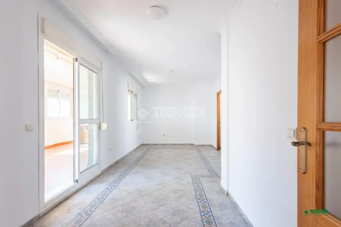Piso en venta en Almería con Terraza