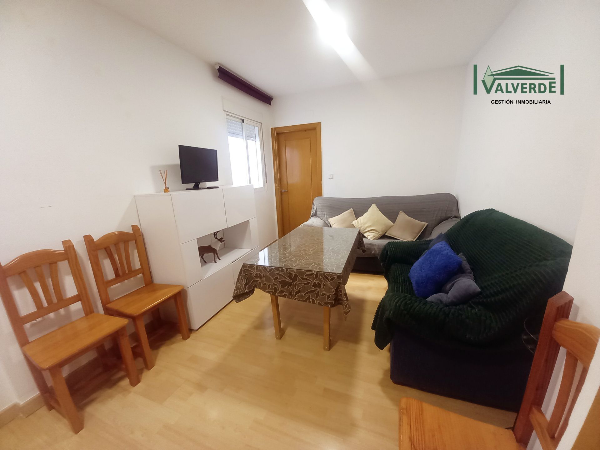 Living room of Flat to rent in  Granada Capital  with Storage room, Furnished and Washing machine