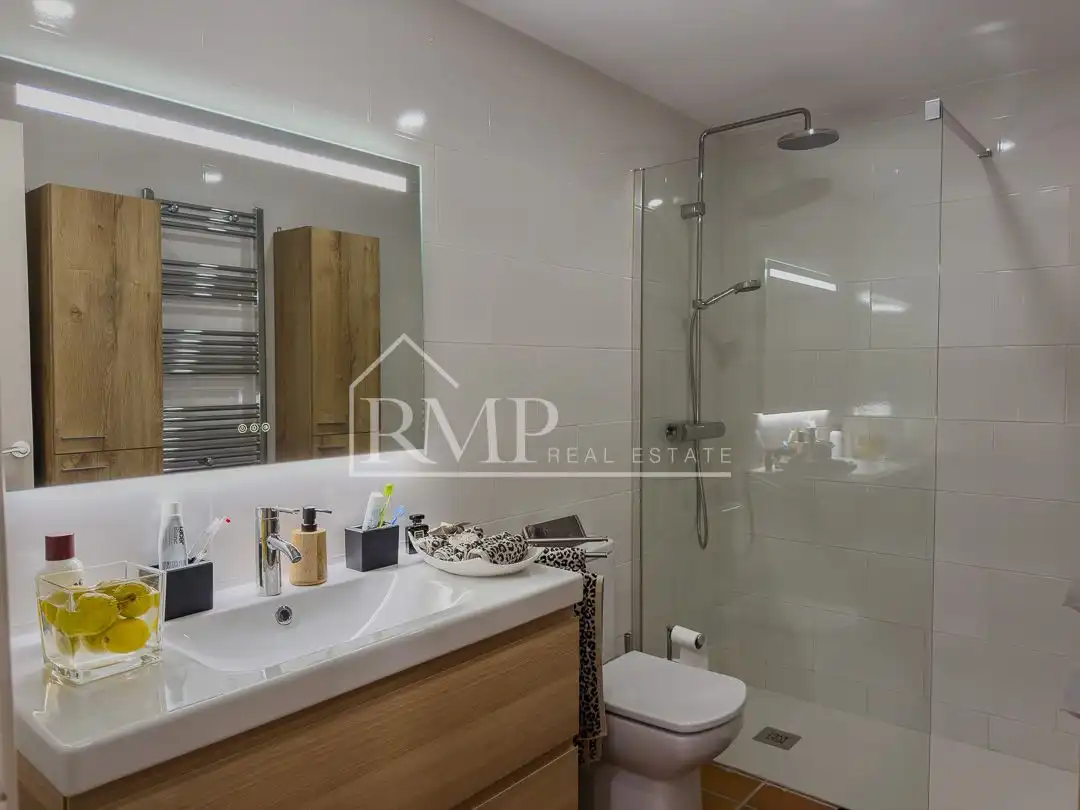 Bathroom of Detached homes for sale in Sant Andreu de Llavaneres  with Air Conditioner, Heating and Terrace