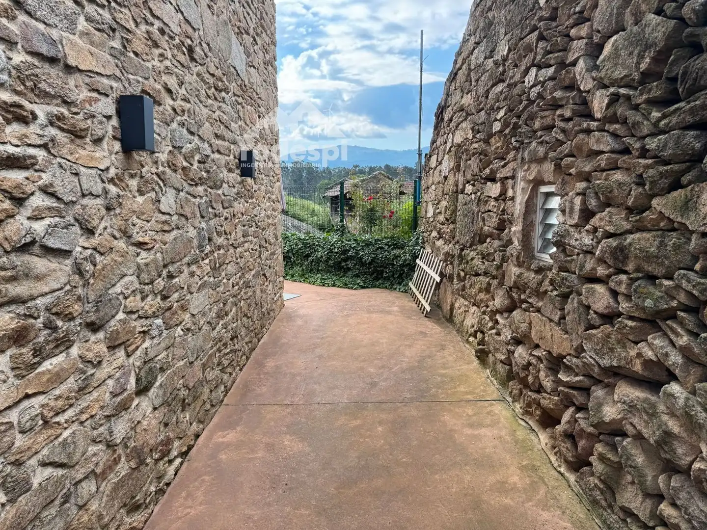 Vista exterior de Casa o xalet en venda en Arbo amb Terrassa, Traster i Piscina