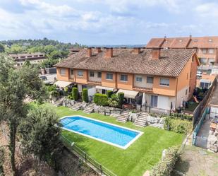 Jardí de Casa o xalet en venda en L'Ametlla del Vallès amb Aire condicionat, Terrassa i Piscina