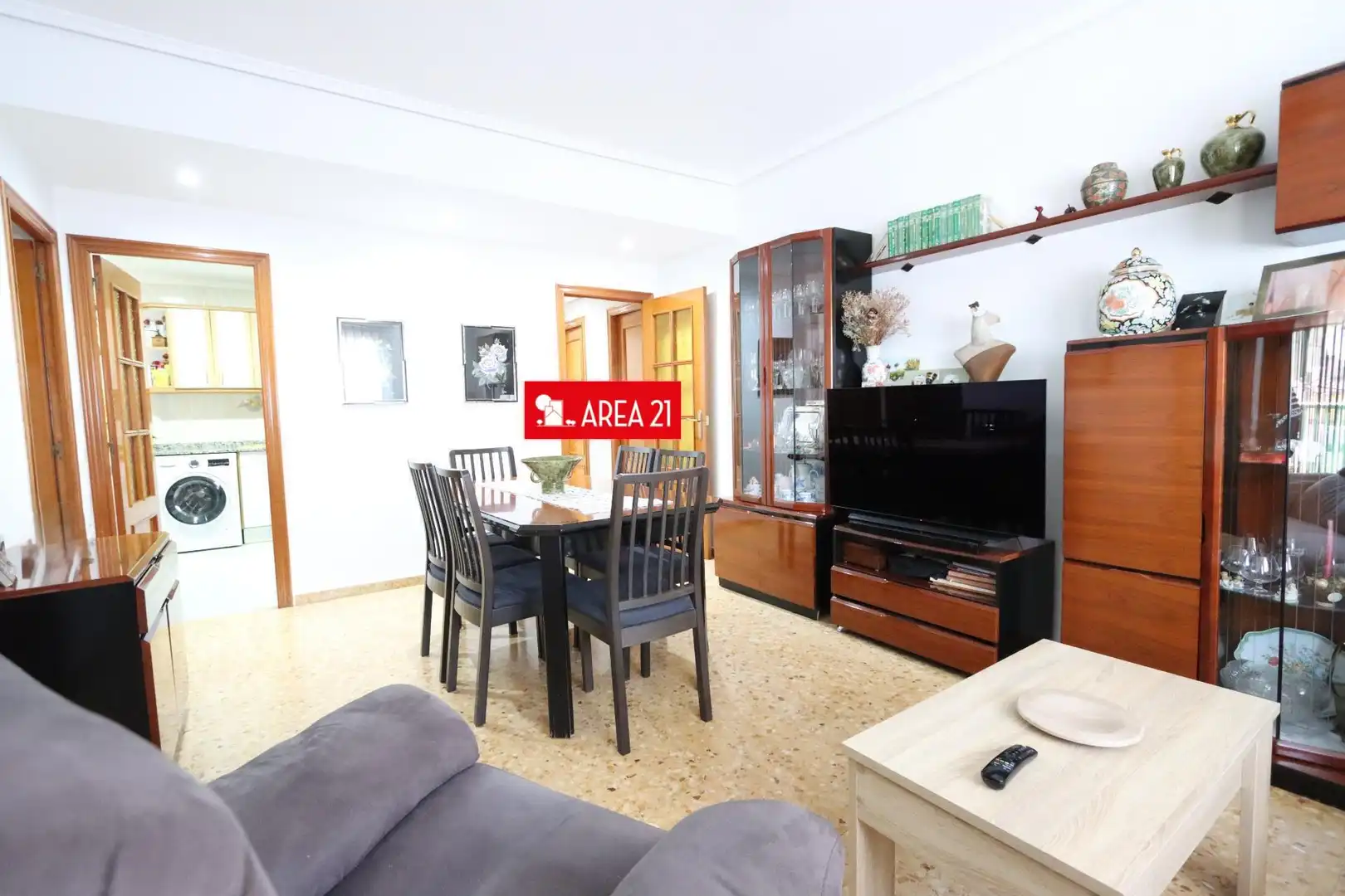 Sala de estar de Piso en venta en La Pobla de Vallbona con Balcón