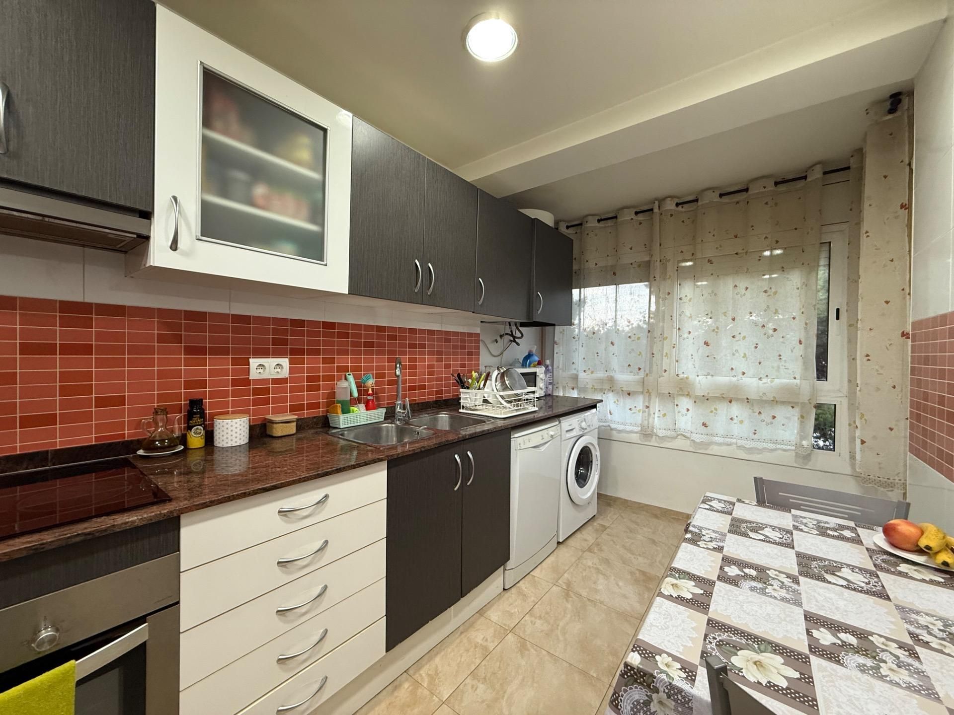 Kitchen of Flat for sale in Tortosa  with Parquet flooring, Terrace and Balcony