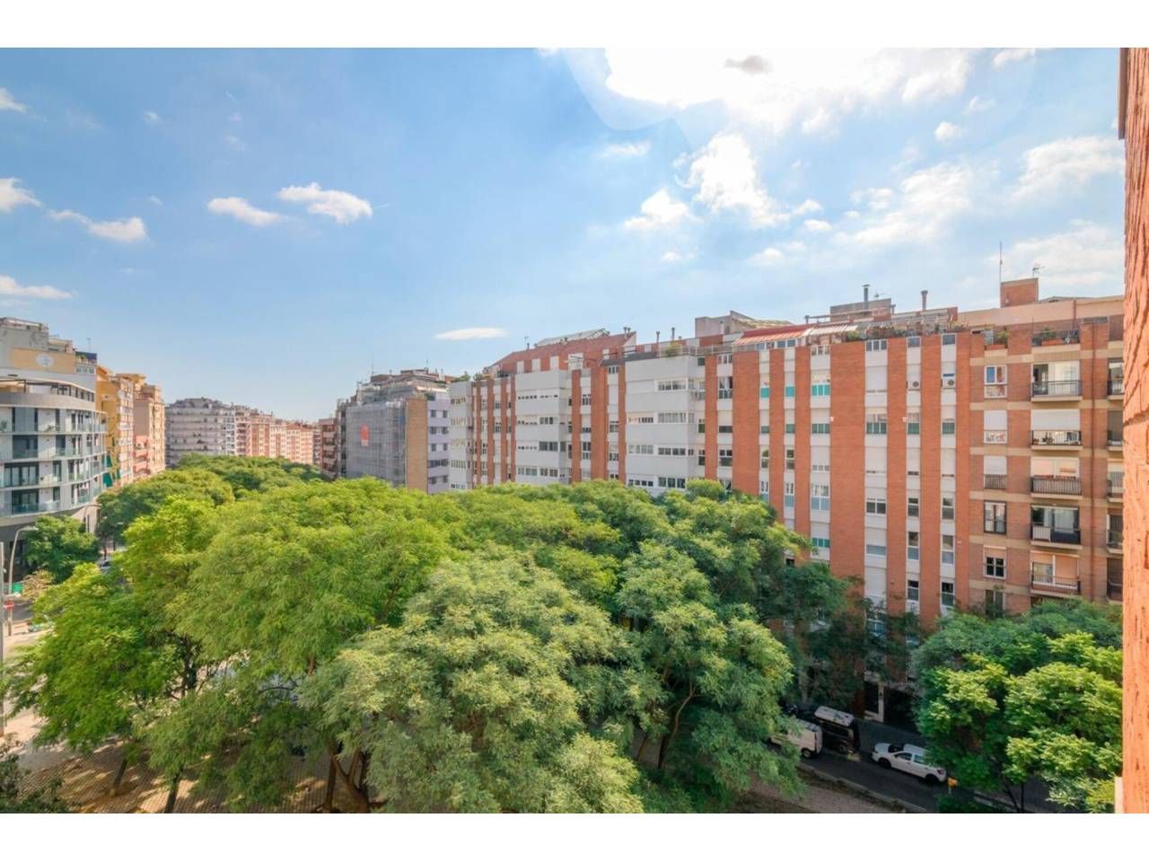 Vista exterior de Piso en venta en  Barcelona Capital