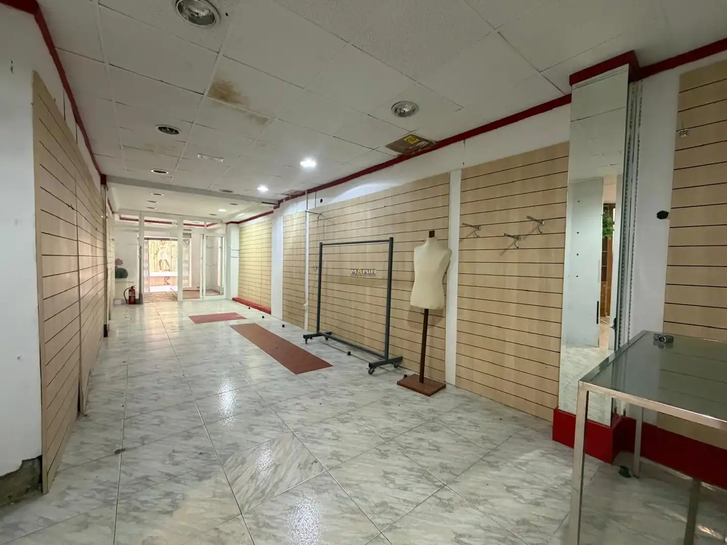 Local comercial de lloguer a Calle San Fernando