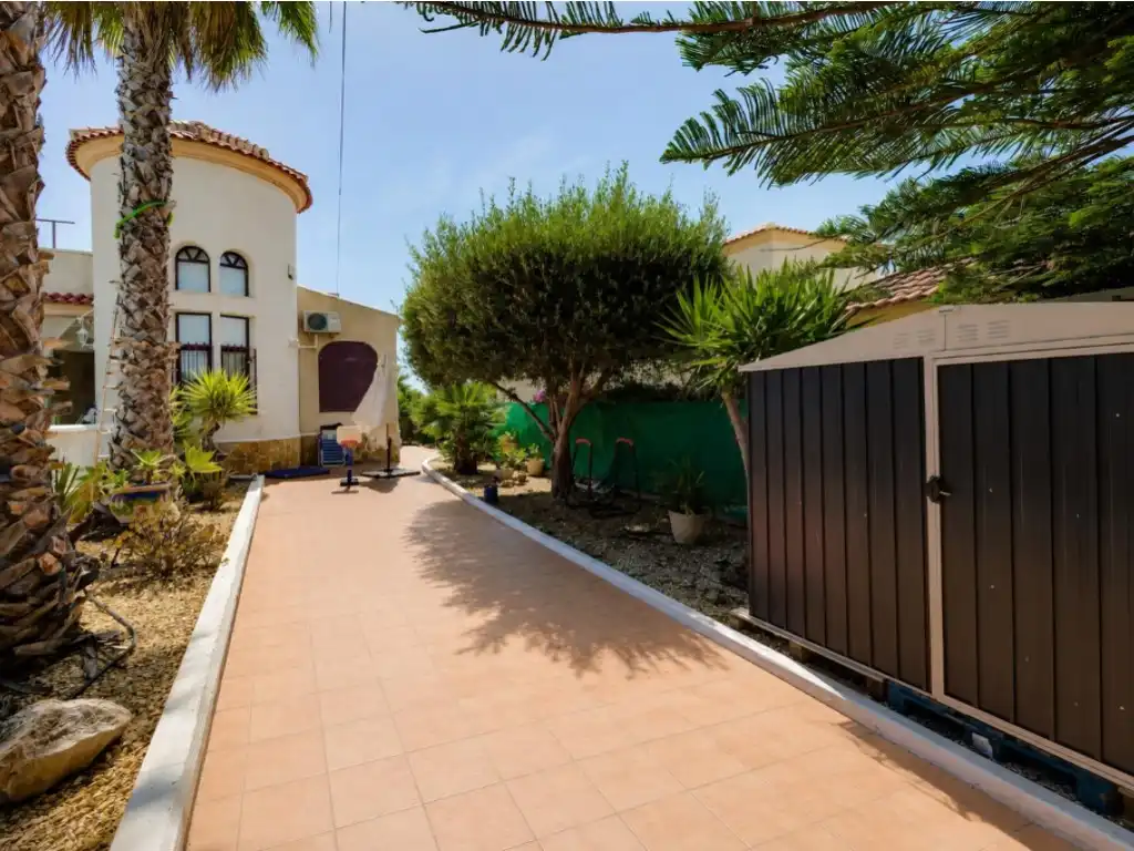 Casa con piscina en venta en Calle Jose Carreras, imagen 3