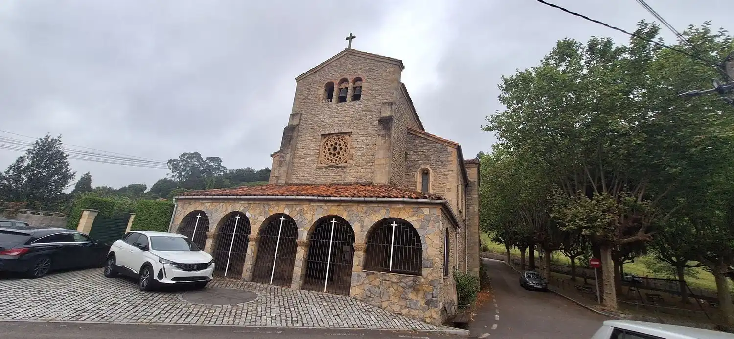 Vista exterior de Residencial en venta en Gijón 