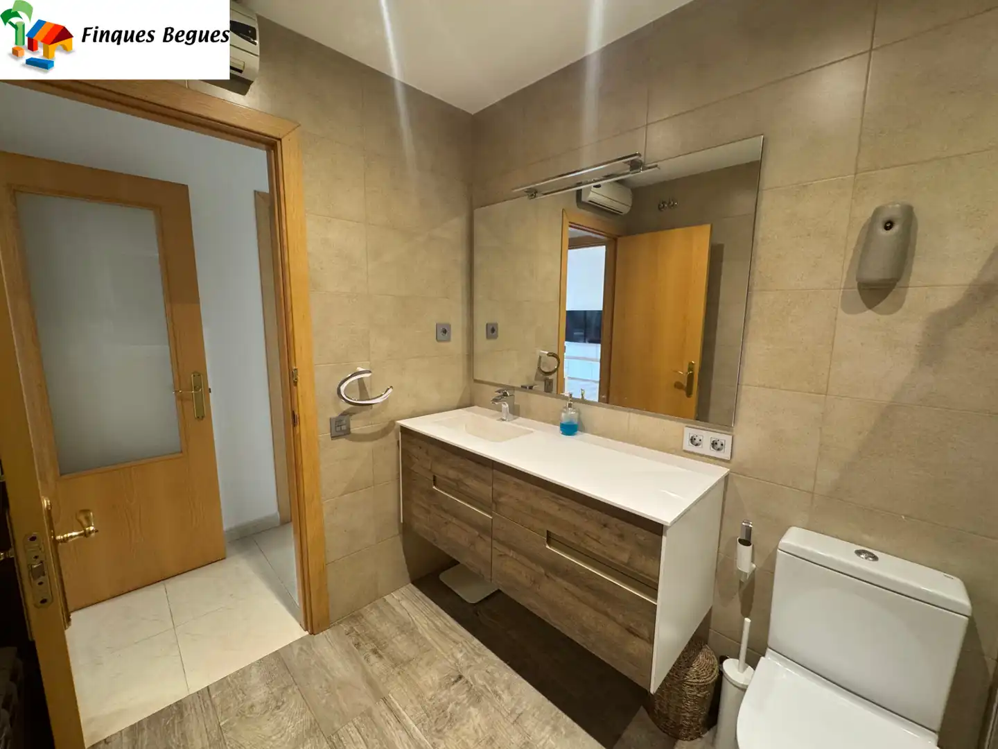 Baño de Planta baja en venta en Begues, Barcelona