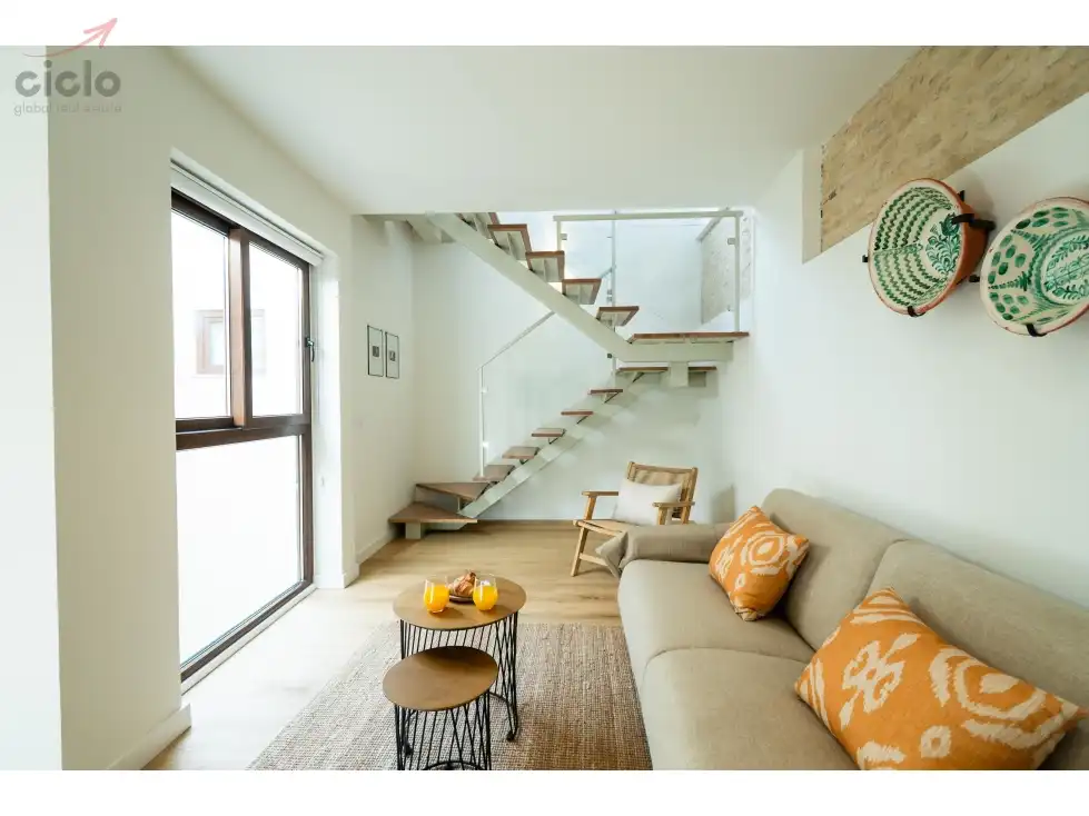 Living room of Flat for sale in Sevilla  with Terrace, Swimming Pool and Furnished