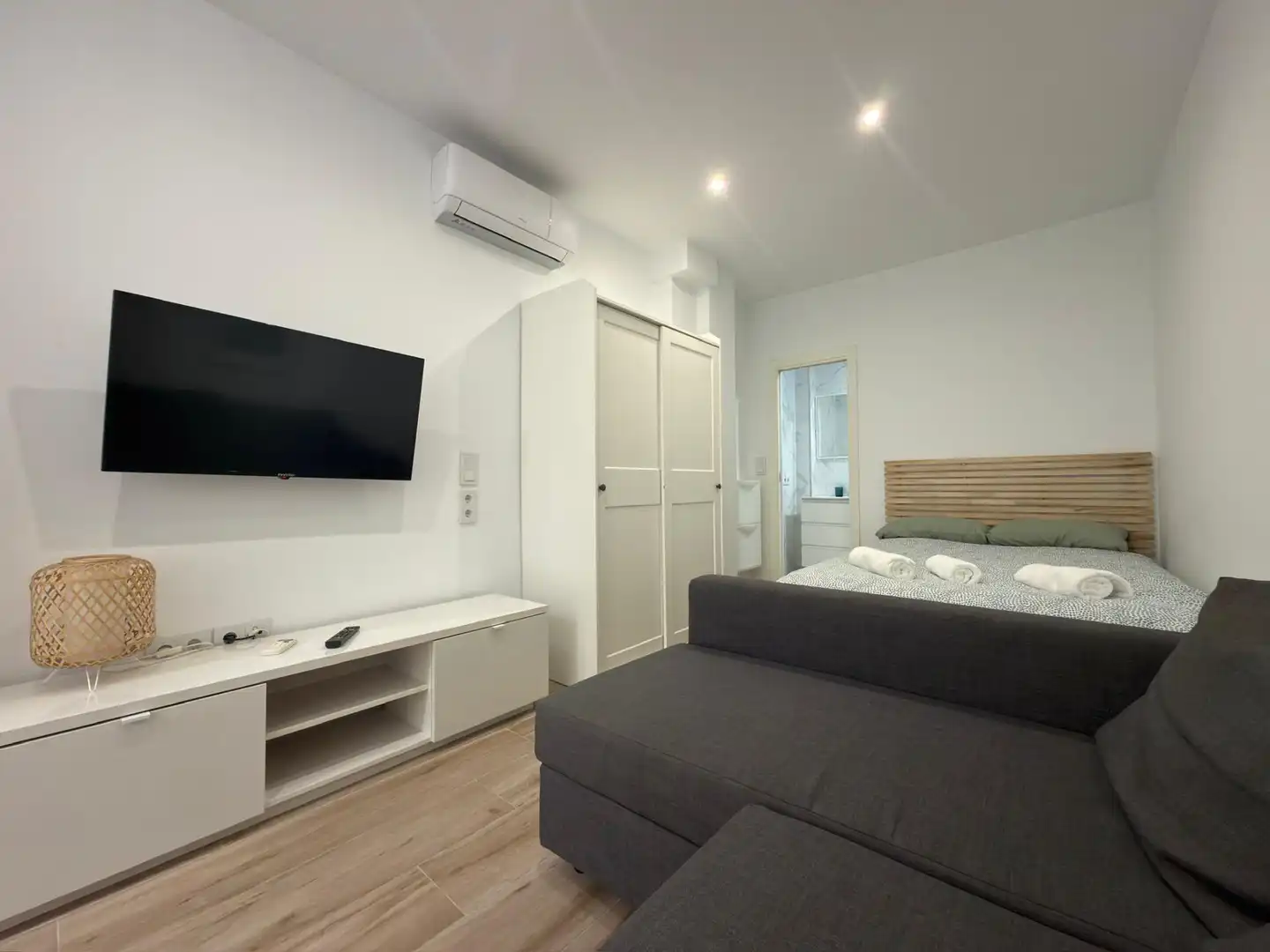 Dormitori de Dúplex en venda en Málaga amb Aire condicionat i Moblat