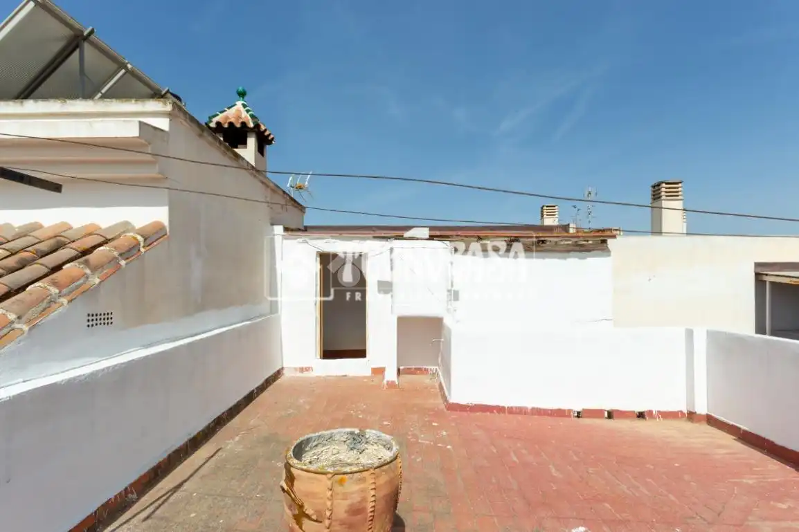 Außenansicht von Einfamilien-Reihenhaus zum Verkauf in Vélez-Málaga mit Terrasse und Balkon