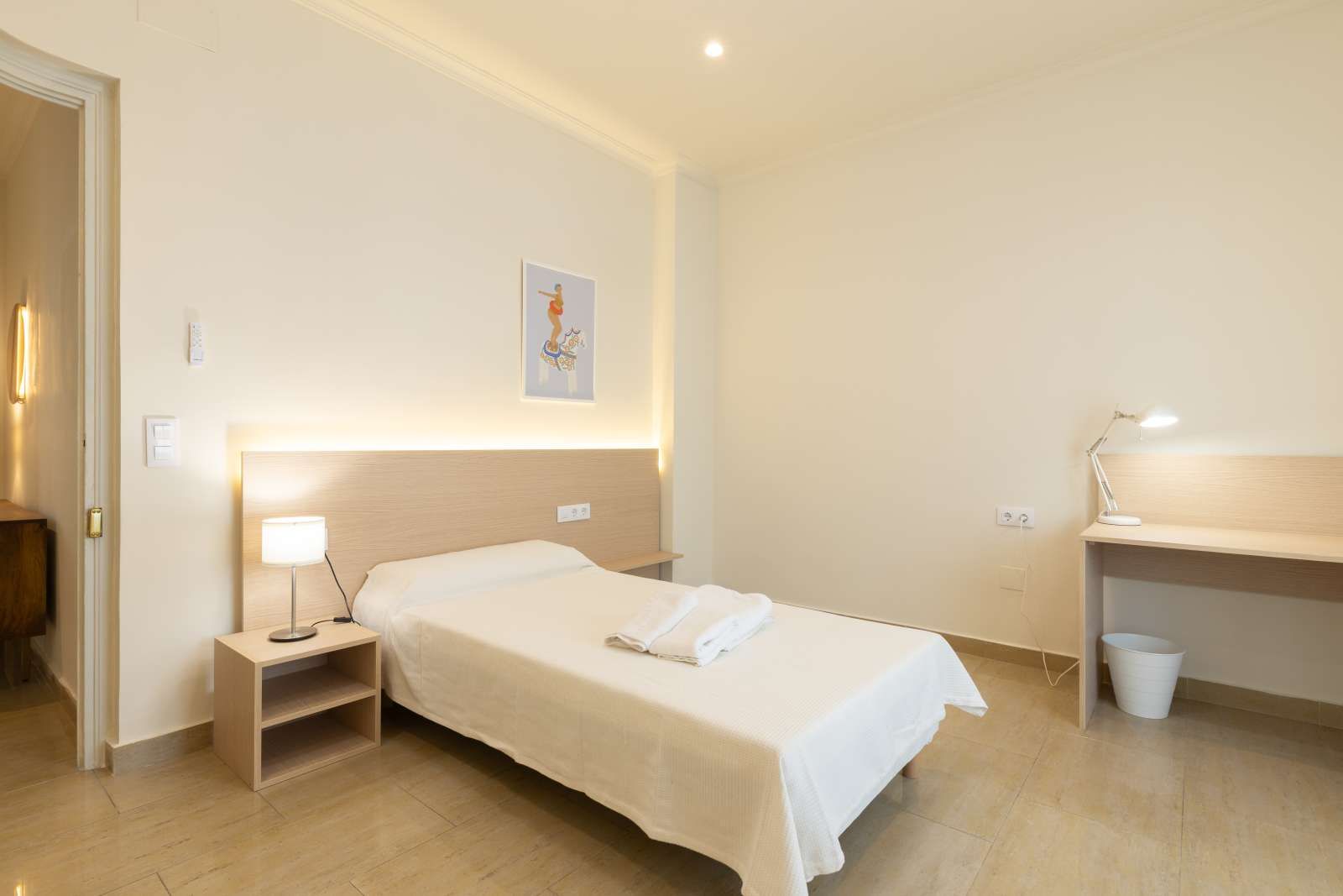 Bedroom of Flat to share in  Valencia Capital  with Air Conditioner, Heating and Terrace