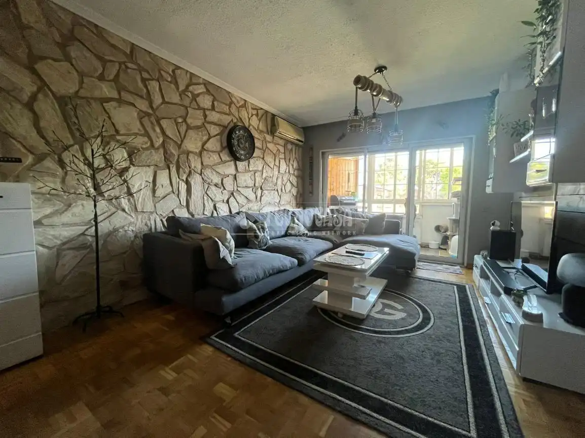Living room of Flat for sale in Mejorada del Campo  with Air Conditioner, Heating and Parquet flooring