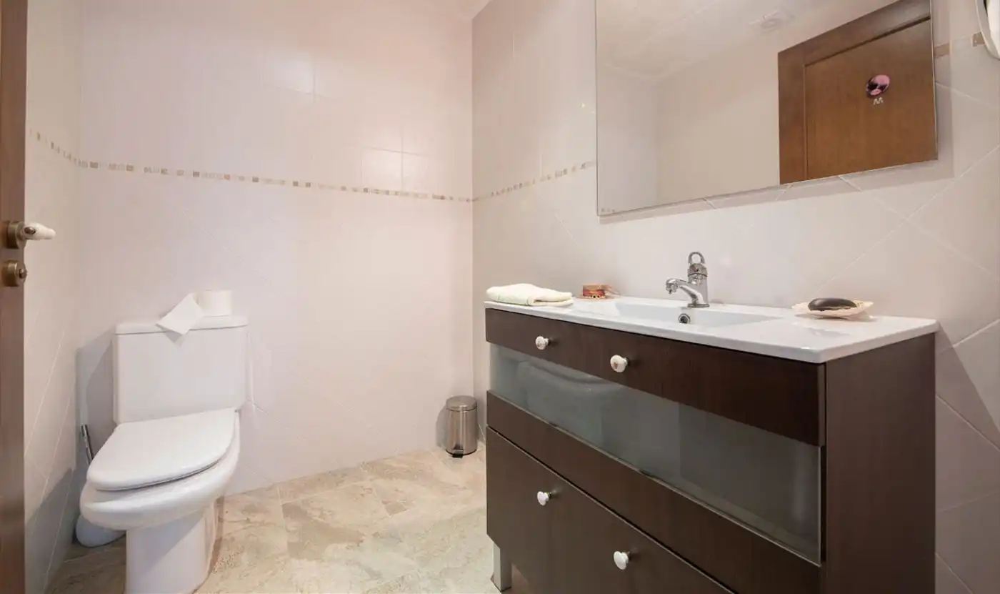 Baño de Casa o chalet en venta en Vilobí del Penedès con Aire acondicionado, Calefacción y Terraza