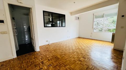Photo 2 of Flat for rent in Calle Añastro, Apóstol Santiago,  Madrid Capital