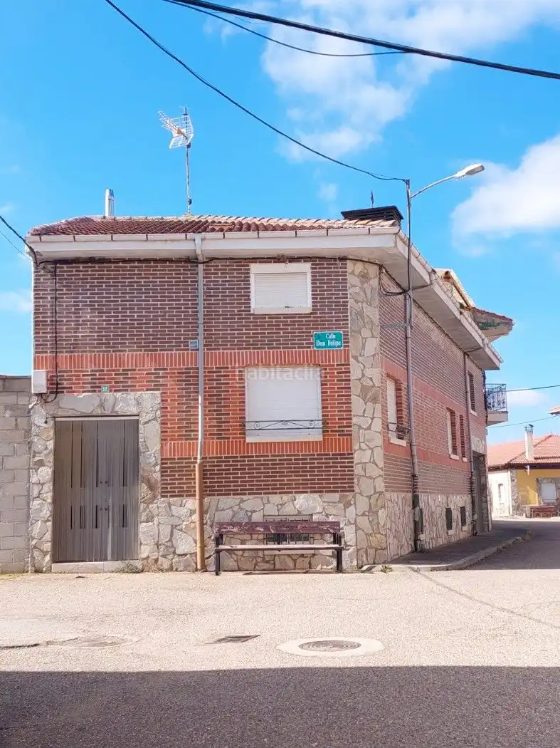 House for sale in Calle Don Felipe 12