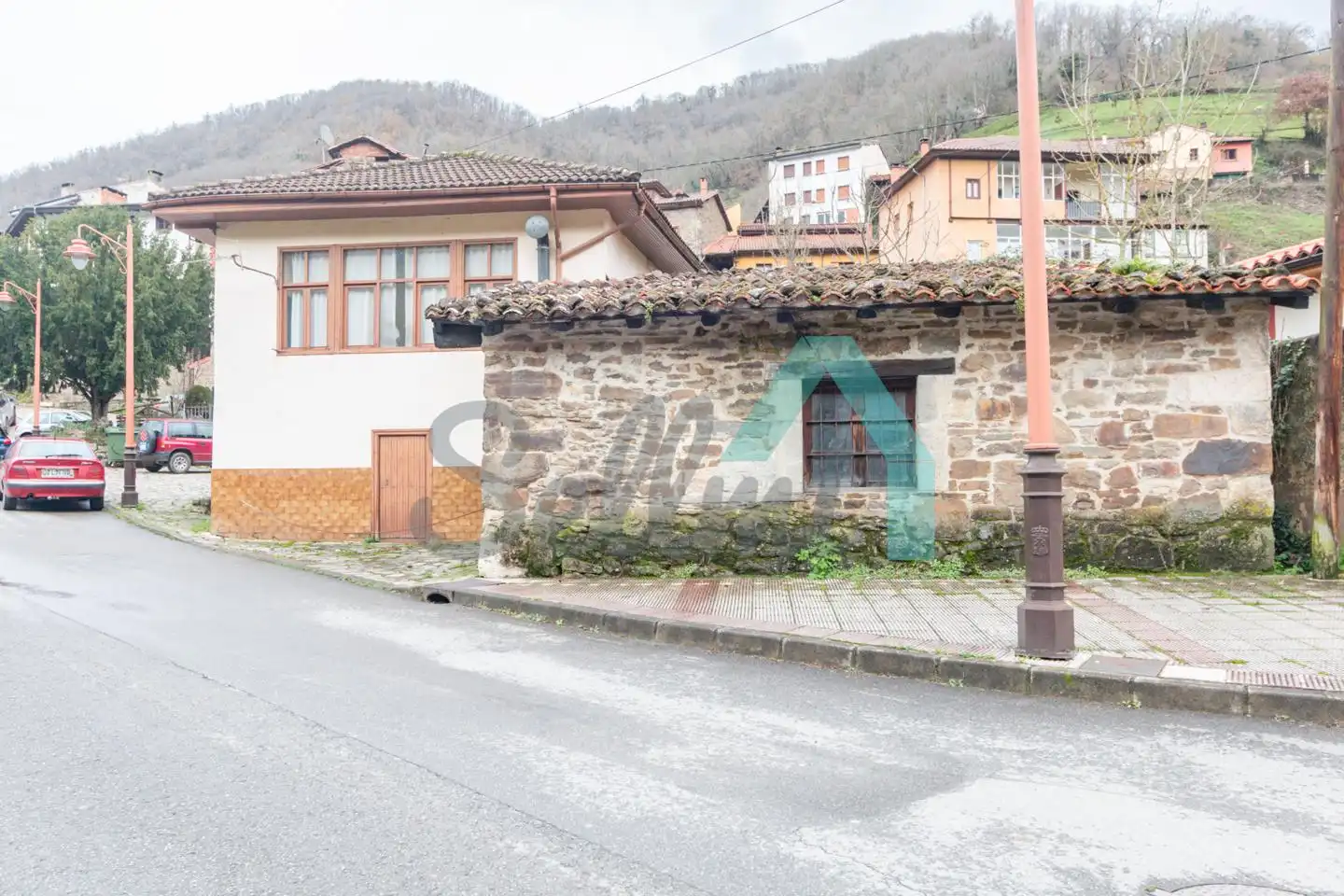 Vista exterior de Casa adosada en venta en Quirós con Calefacción y Trastero