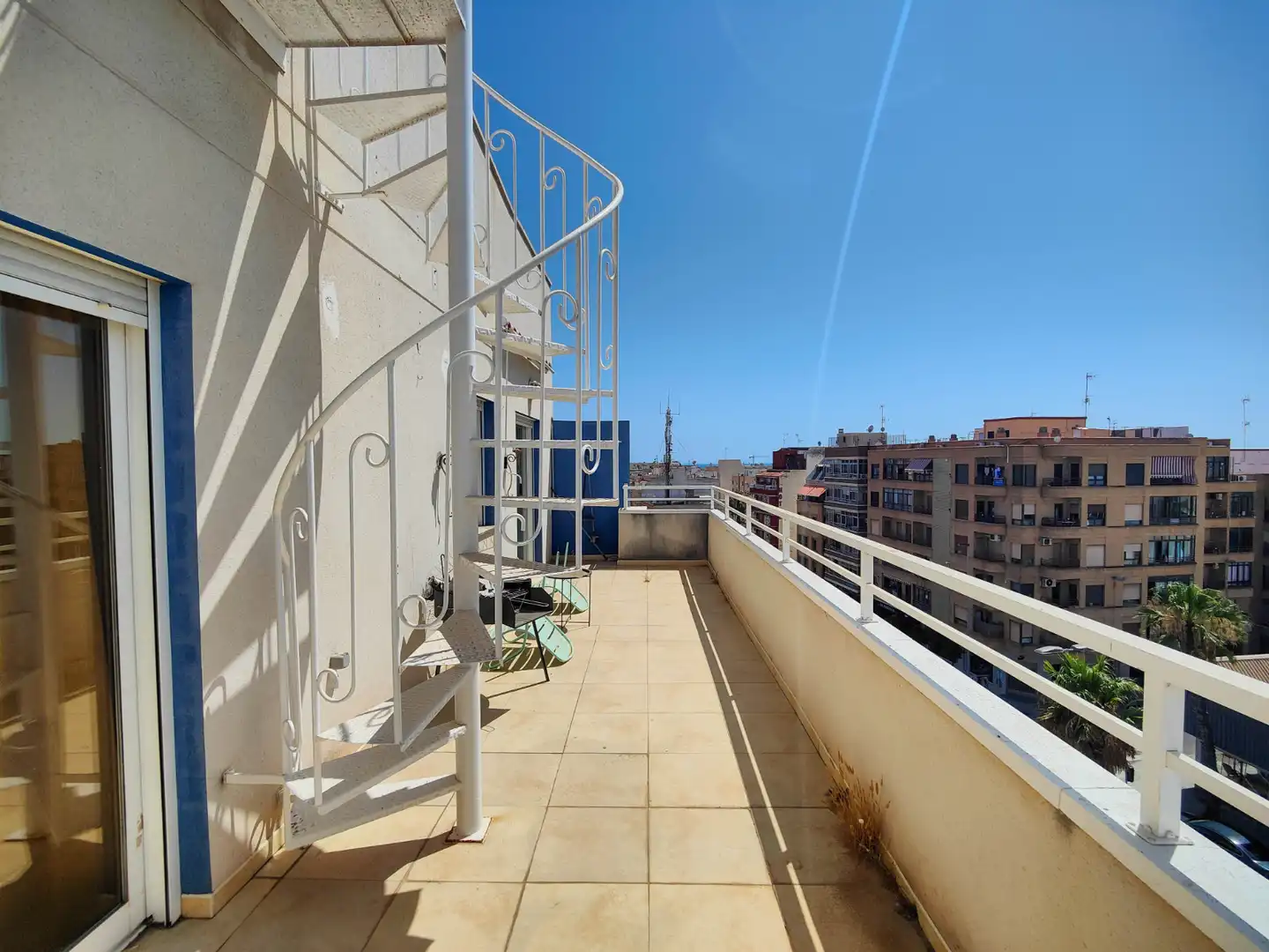 Terrasse von Dachboden zur Miete in Torrevieja mit Terrasse, Möbliert und Ofen