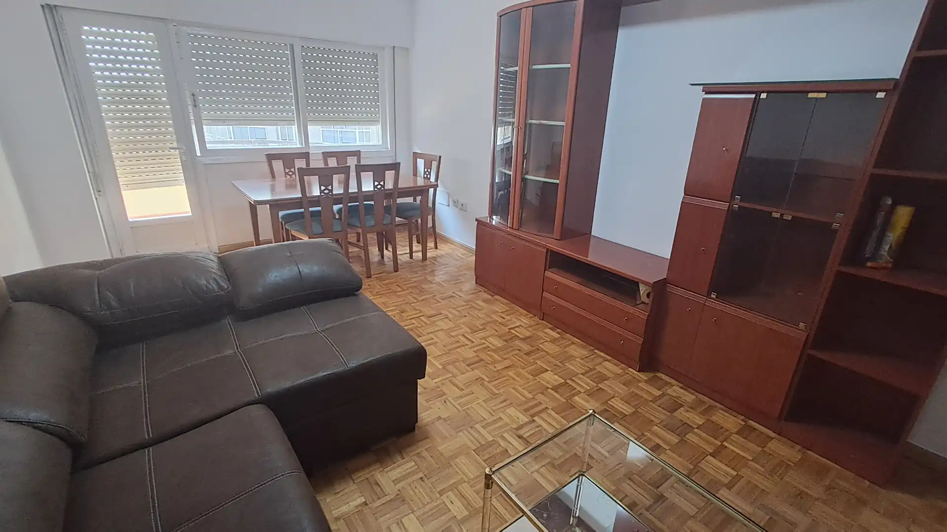 Living room of Flat for rent in Vigo   with Parquet flooring, Furnished and Oven