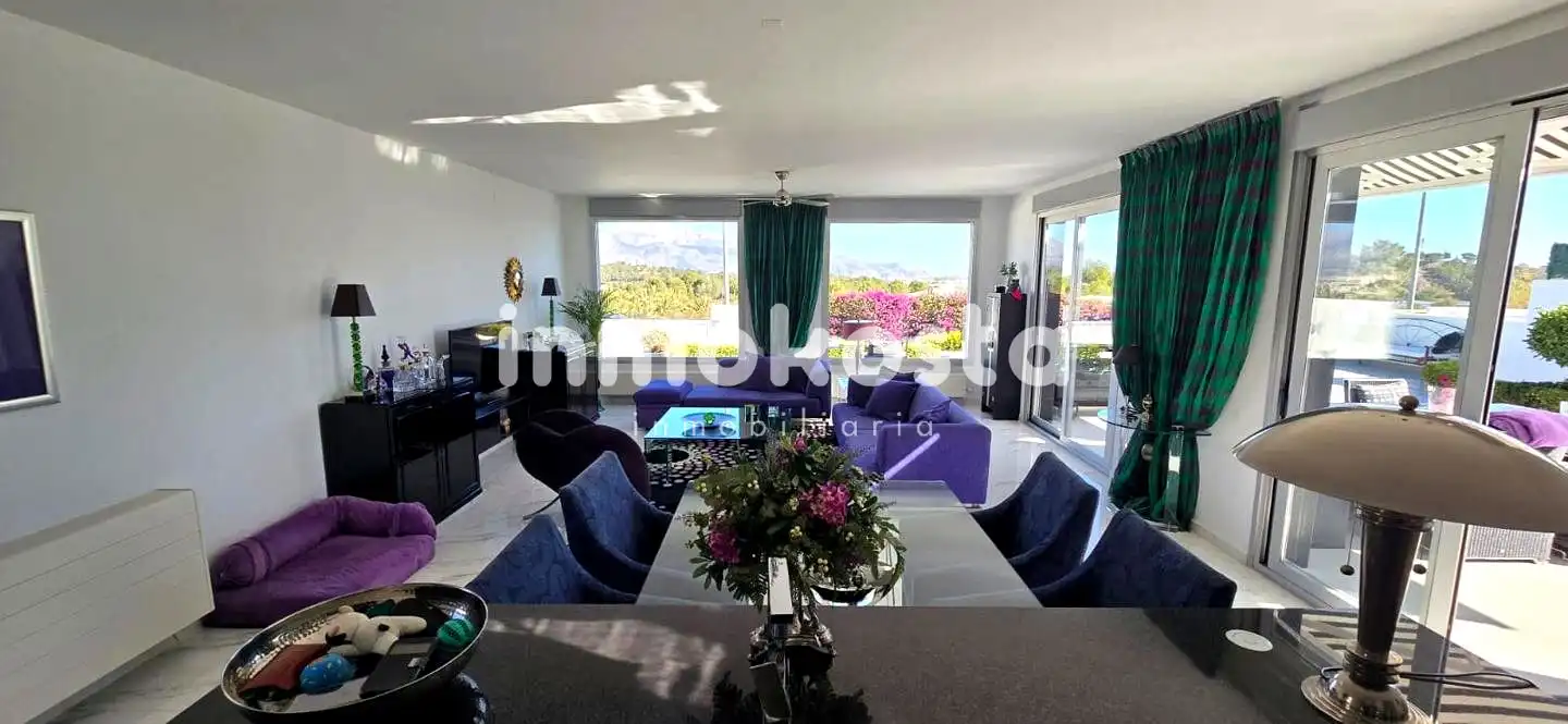 Sala d'estar de Casa o xalet en venda en Polop amb Aire condicionat, Calefacció i Jardí privat