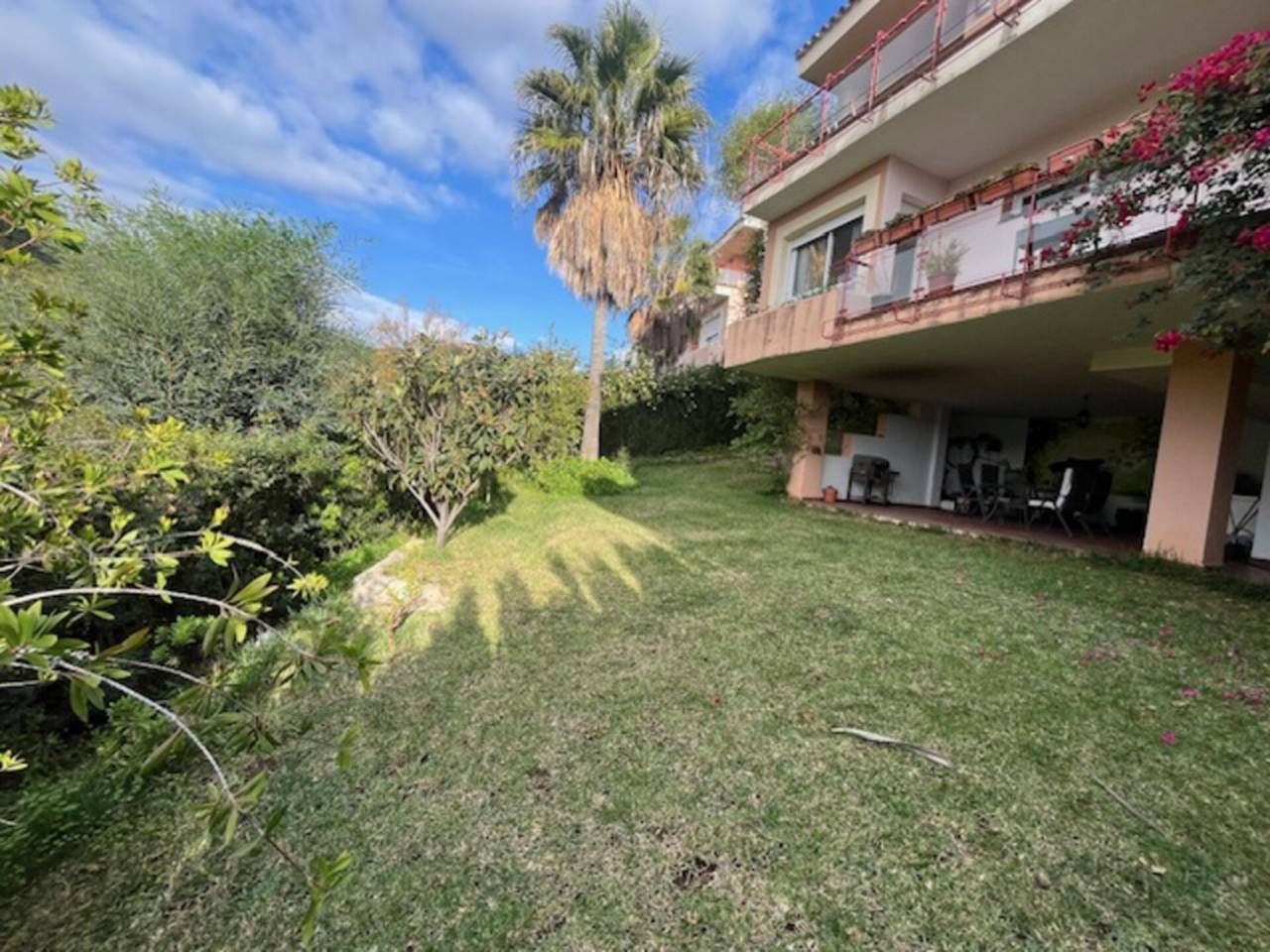 Garden of Single-family semi-detached for sale in Estepona  with Air Conditioner, Private garden and Parquet flooring