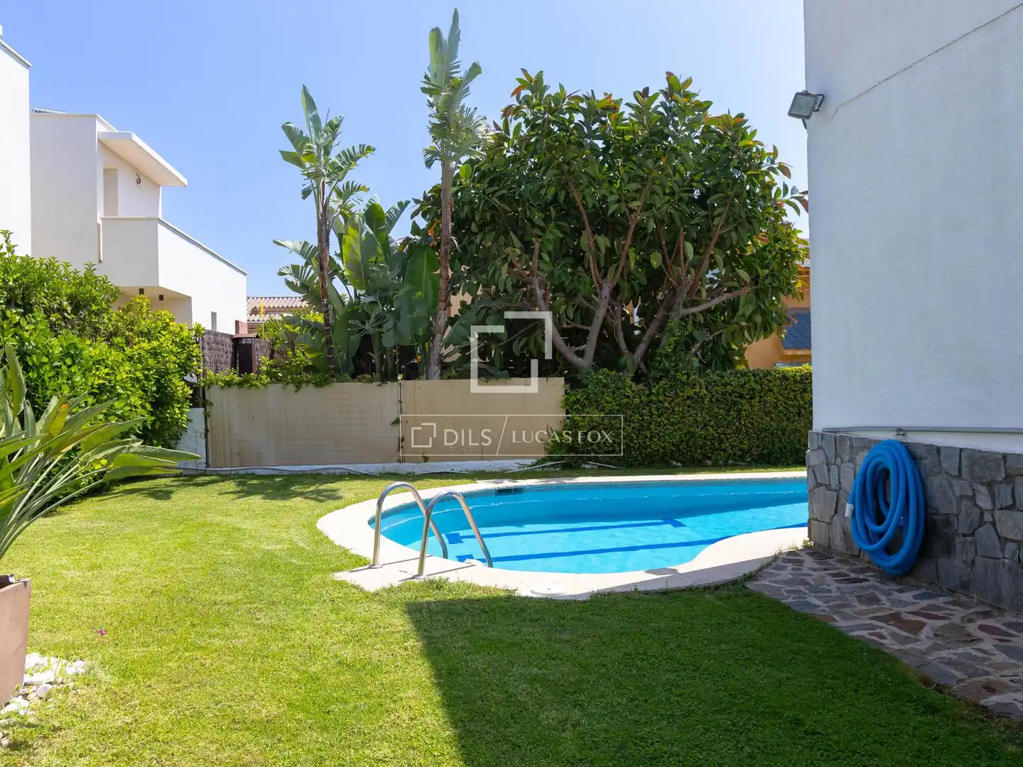 Piscina de Casa o xalet en venda en El Masnou amb Aire condicionat, Calefacció i Jardí privat