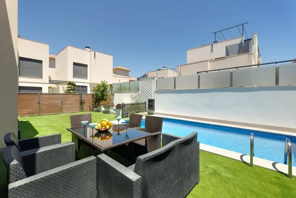 Villa mit Terrasse zum Verkauf in Nueva Torrevieja - Aguas Nuevas, imagen 2
