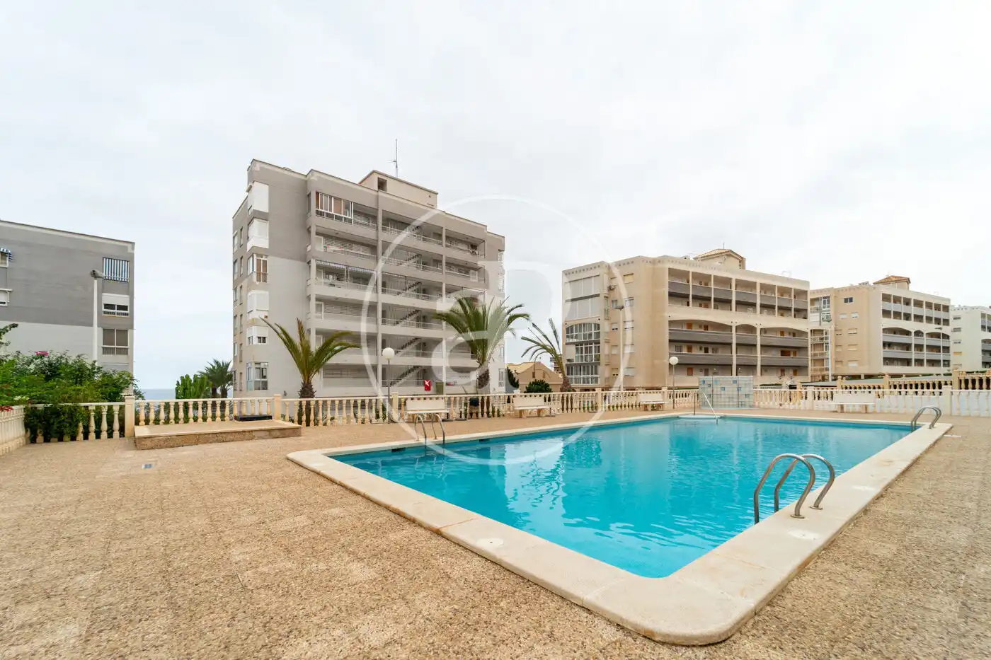 Piscina de Pis en venda en Elche / Elx amb Aire condicionat, Calefacció i Jardí privat
