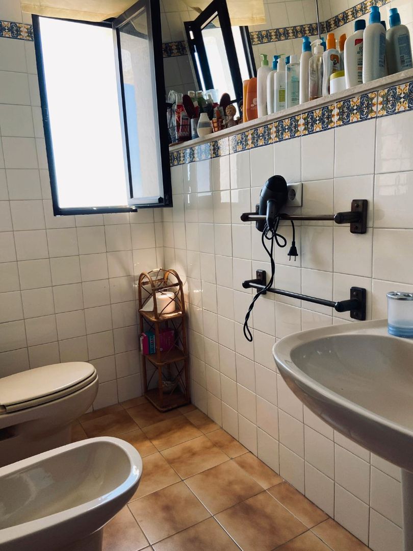 Bathroom of Attic to rent in Estepona  with Air Conditioner, Furnished and Oven
