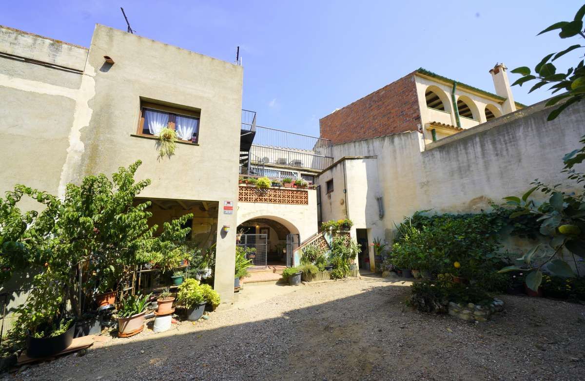 Exterior view of Single-family semi-detached for sale in Palau-saverdera