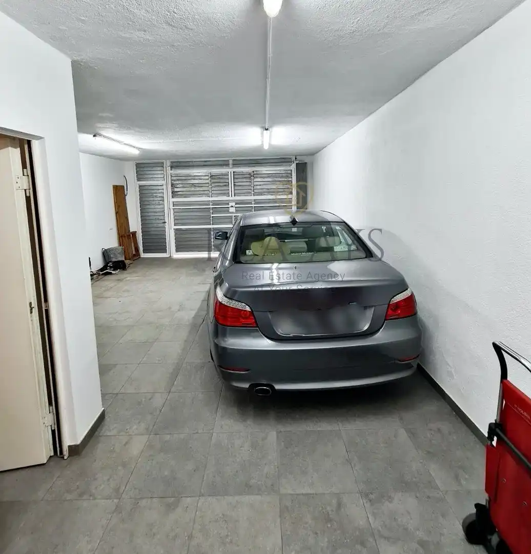 Parking de Casa o chalet en venta en Cervelló con Aire acondicionado, Calefacción y Jardín privado
