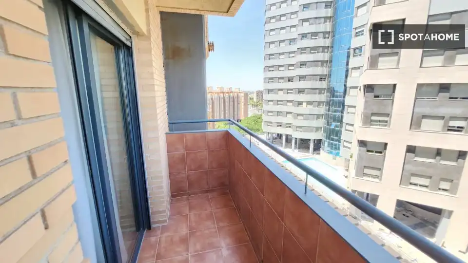 Terrassa de Pis de lloguer en Valencia amb Aire condicionat, Calefacció i Moblat
