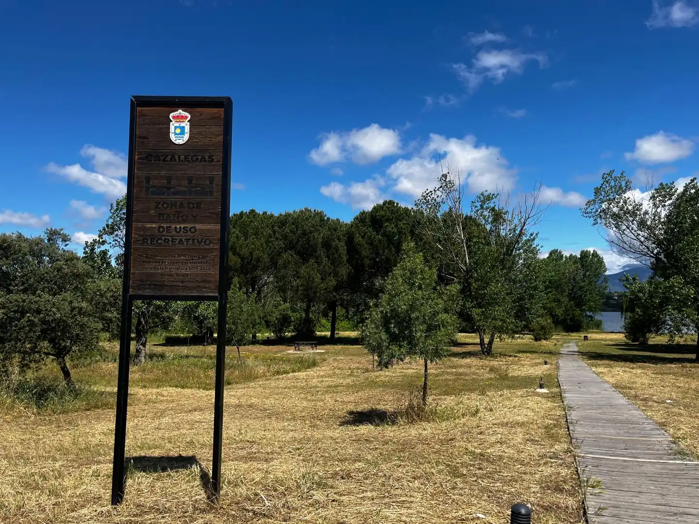 Vista exterior de Casa o chalet en venta en San Román de los Montes
