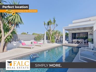 Casa aparellada amb balcó en venda a Cala Pi - Vallgornera