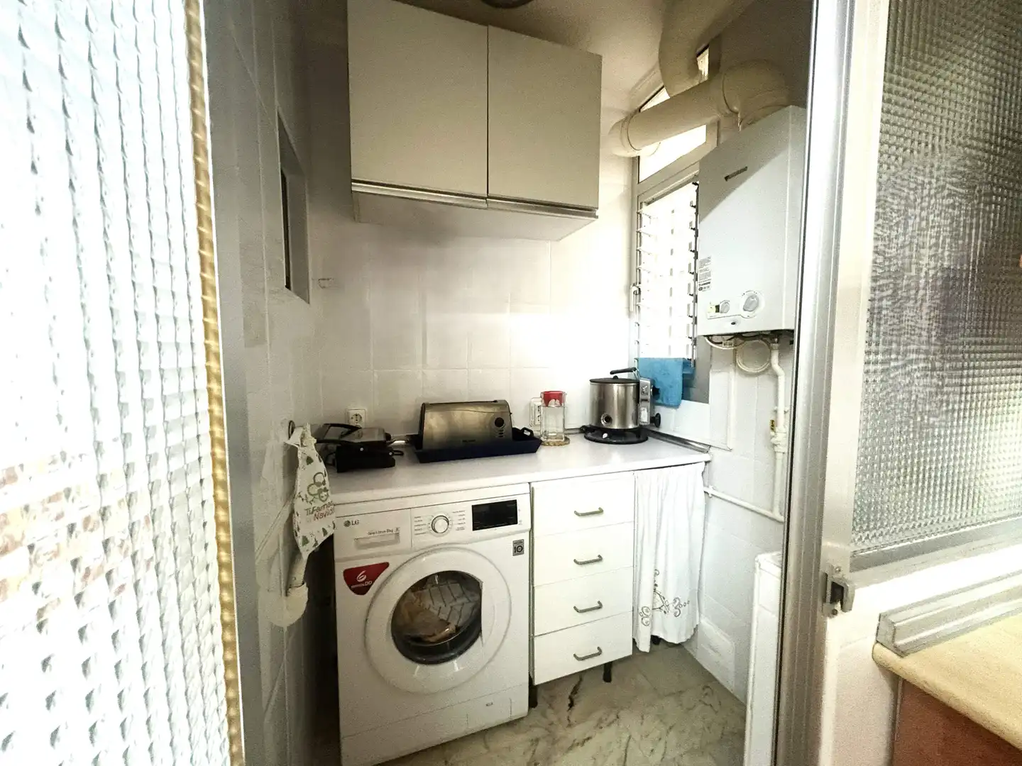 Kitchen of Flat for sale in Sevilla  with Air Conditioner, Heating and Terrace