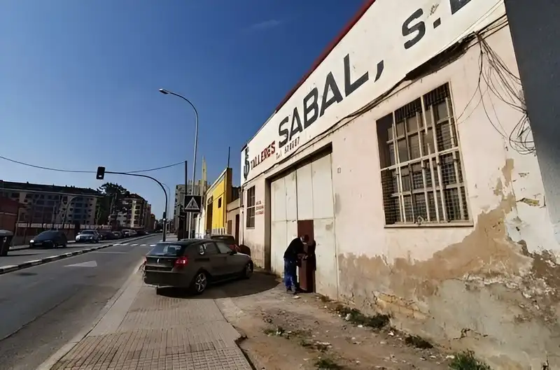 Terreno industrial en venta en Avenida Castellón, El Pilar