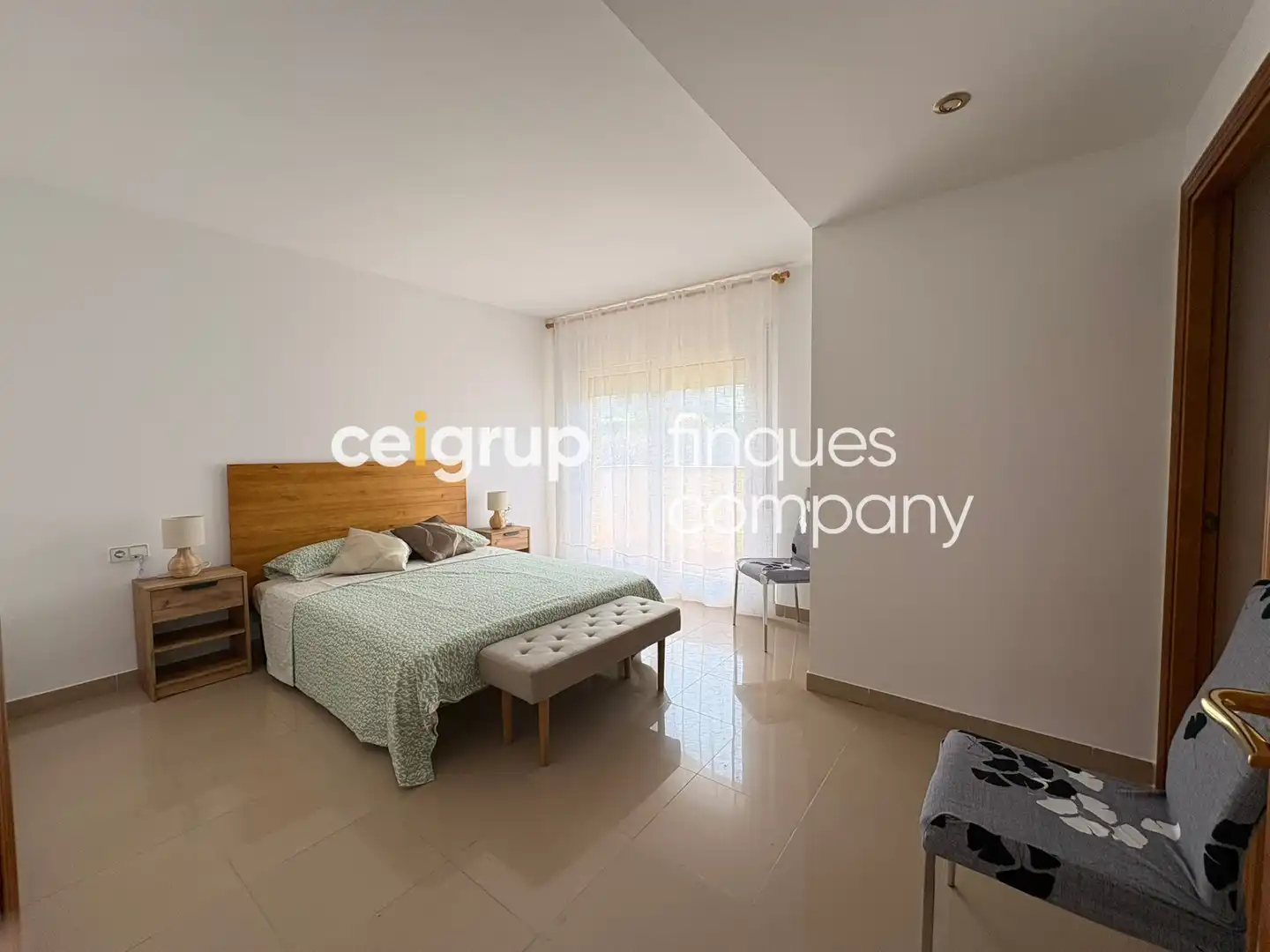 Habitación de Casa o chalet de alquiler en Girona con Calefacción, Terraza y Piscina