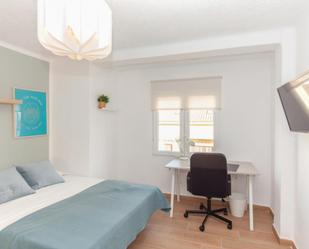 Dormitori de Apartament per a compartir en  Valencia Capital amb Moblat, Rentadora i Microones