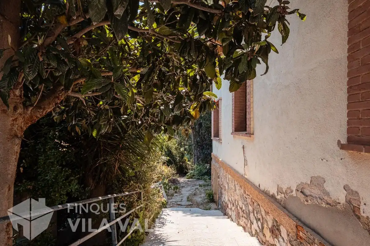 Vista exterior de Casa o xalet en venda en Palau-solità i Plegamans amb Jardí privat