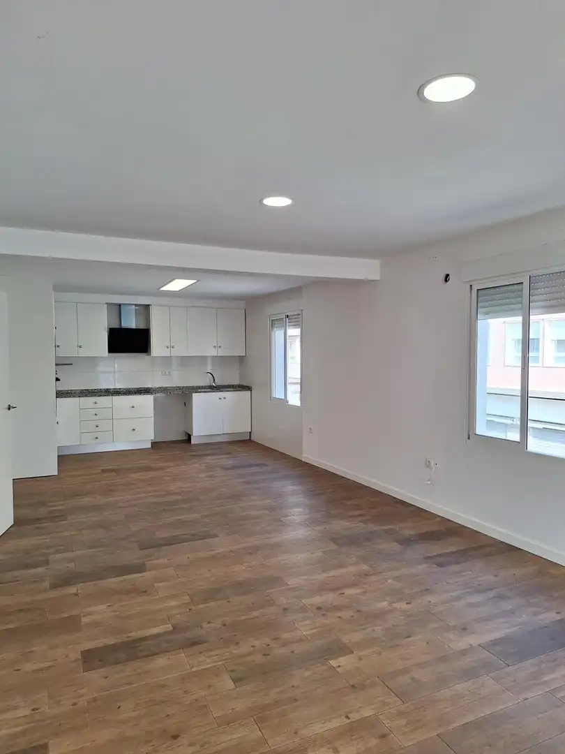 Flat for rent in Elche / Elx  with Air Conditioner and Balcony